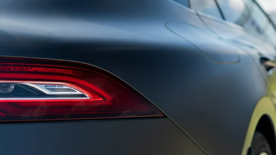 MERCEDES-BENZ AMG GT -