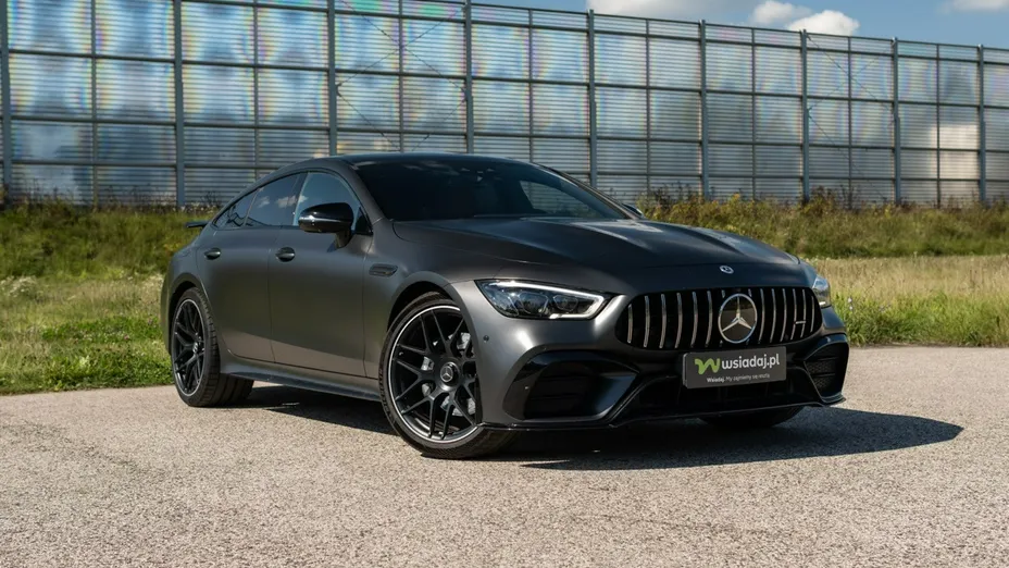 MERCEDES-BENZ AMG GT -