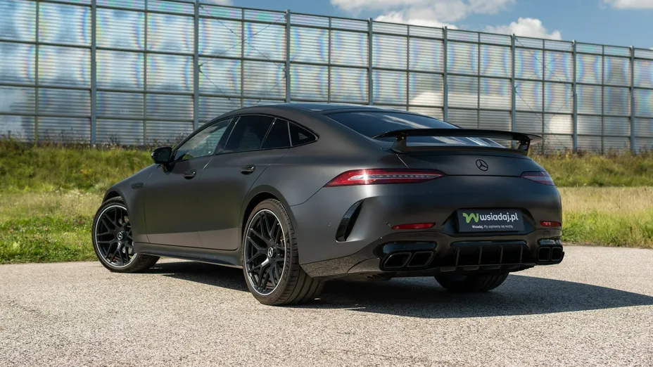 MERCEDES-BENZ AMG GT -