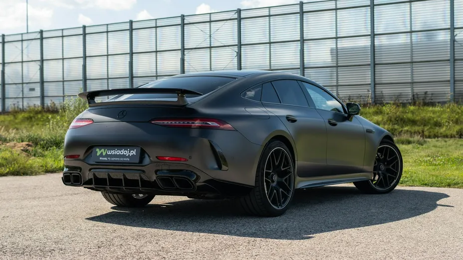 MERCEDES-BENZ AMG GT -