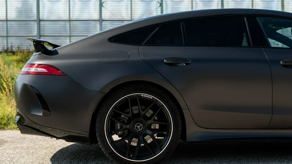 MERCEDES-BENZ AMG GT -