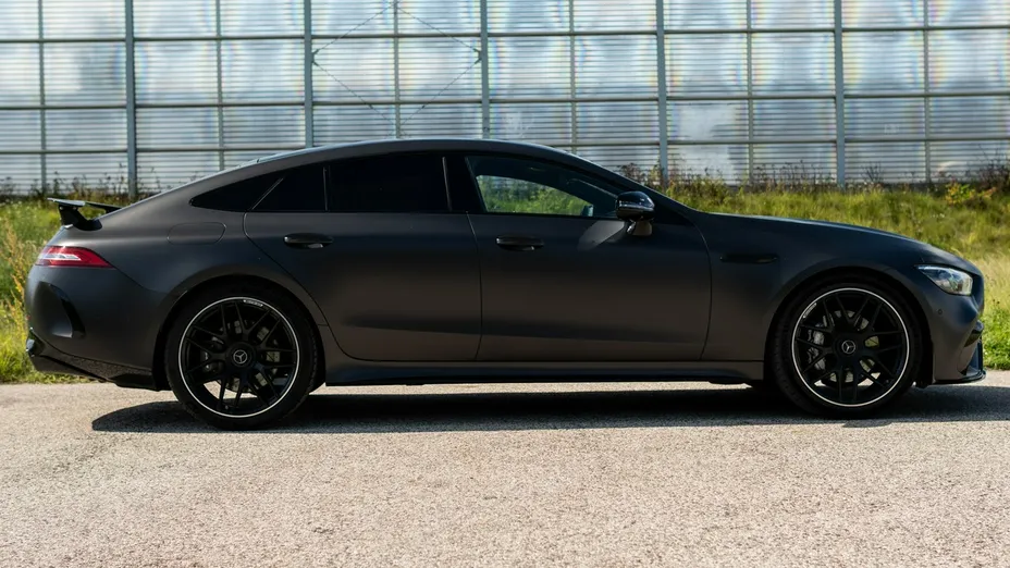 MERCEDES-BENZ AMG GT -