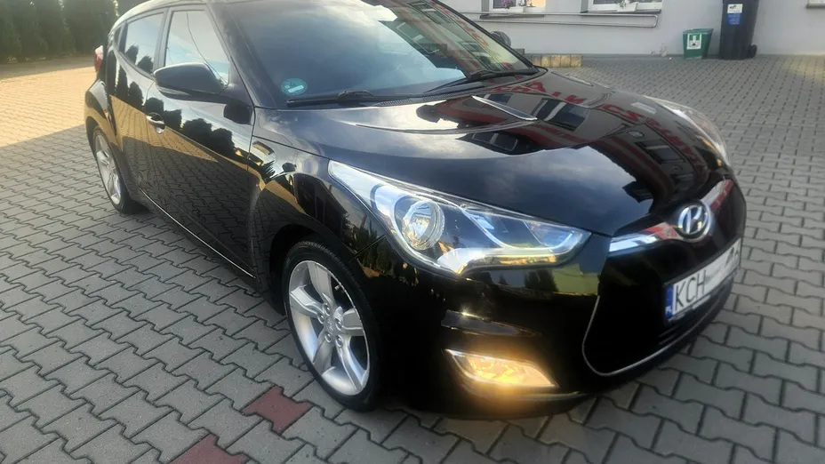 HYUNDAI Veloster -