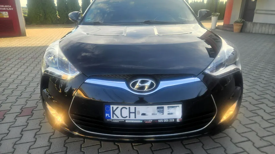 HYUNDAI Veloster -