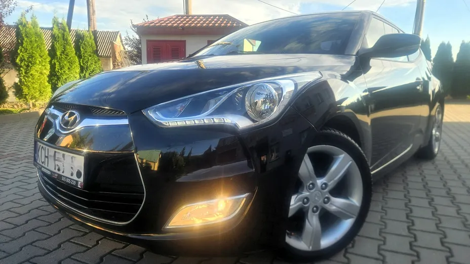 HYUNDAI Veloster -