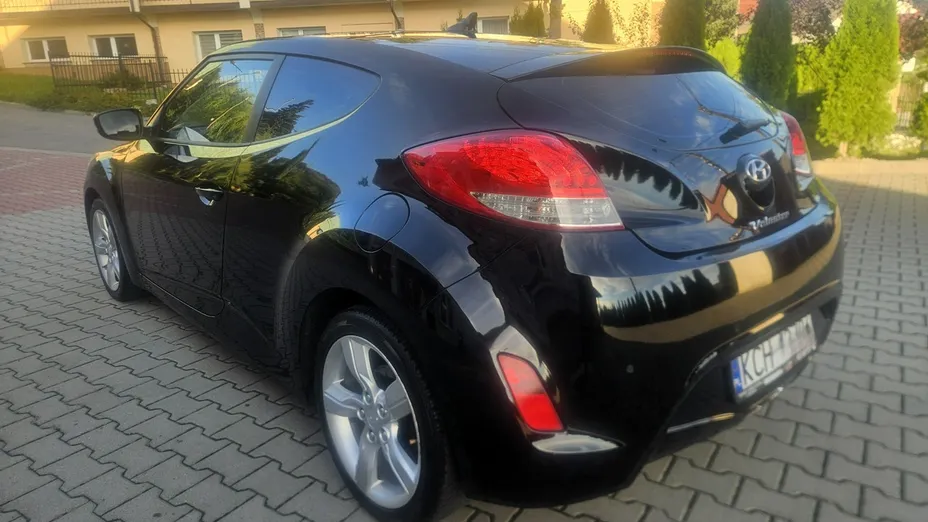 HYUNDAI Veloster -