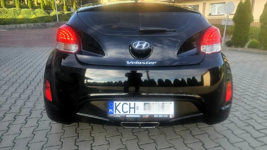 HYUNDAI Veloster -