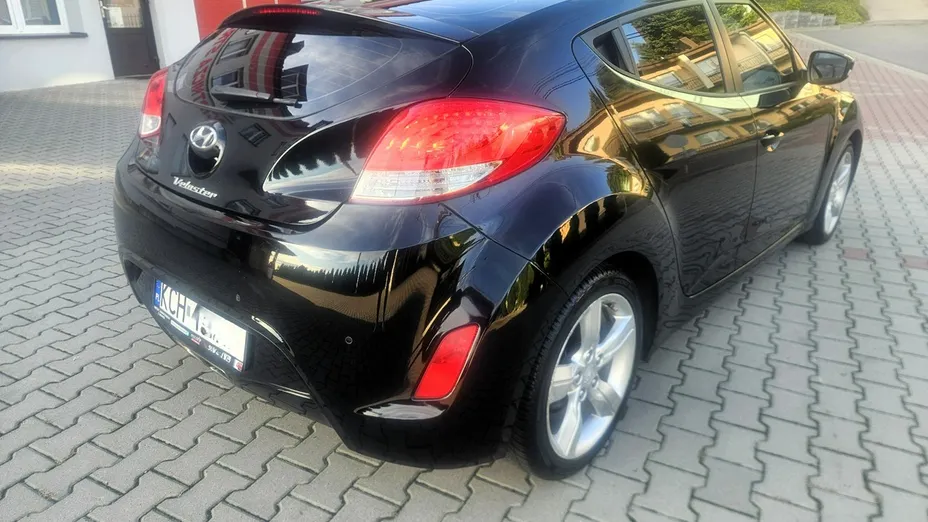 HYUNDAI Veloster -