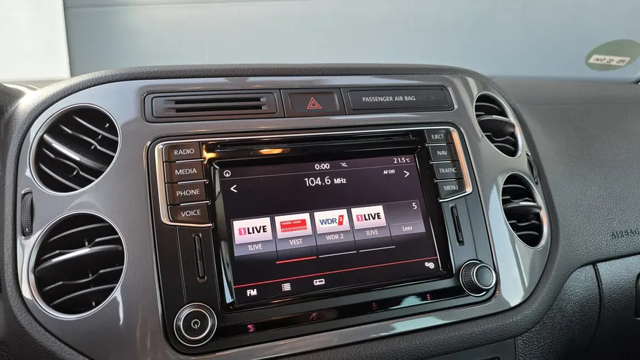 VOLKSWAGEN Tiguan -