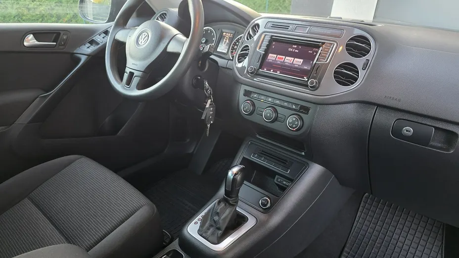 VOLKSWAGEN Tiguan -