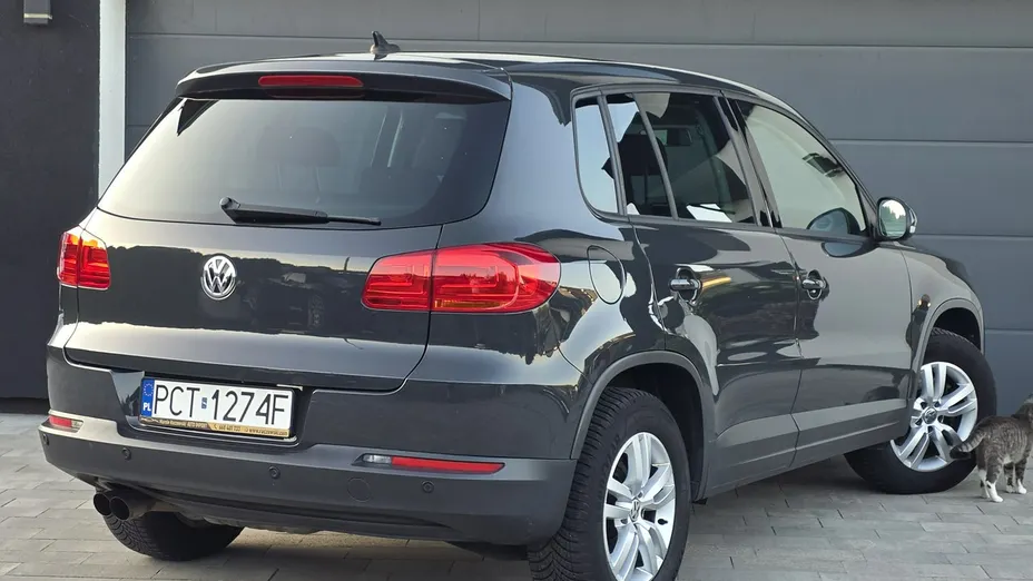 VOLKSWAGEN Tiguan -