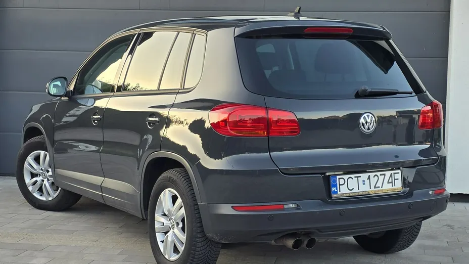 VOLKSWAGEN Tiguan -