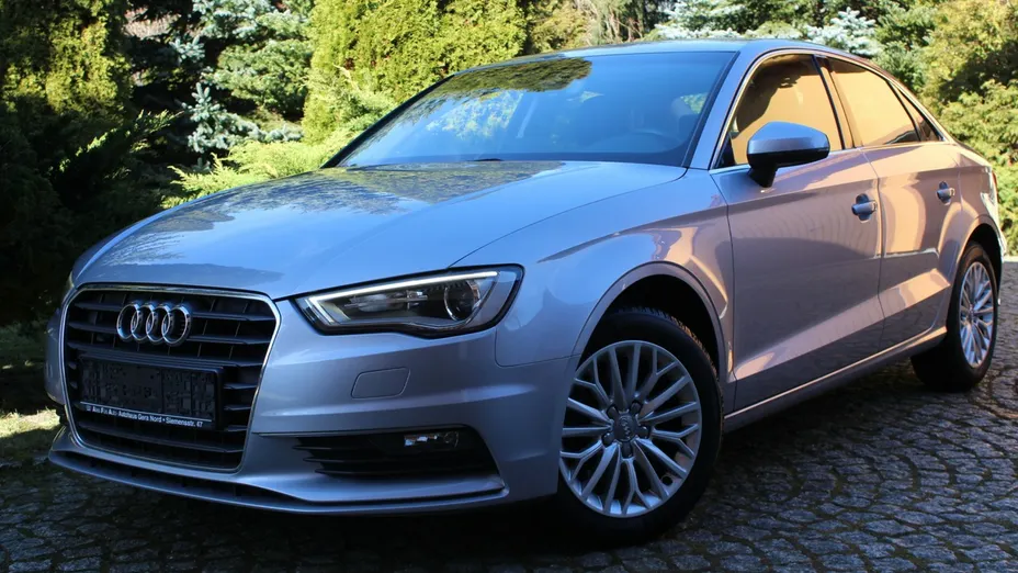 AUDI A3 Limousine -