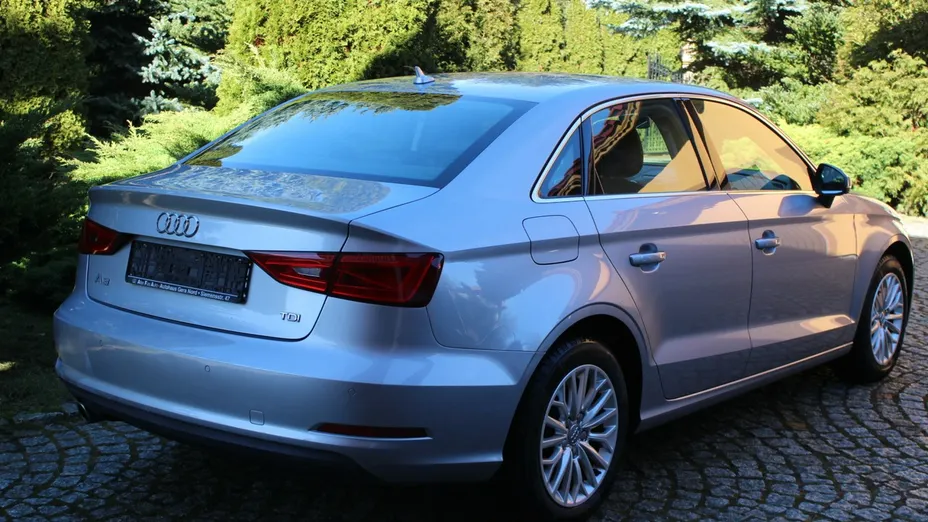 AUDI A3 Limousine -