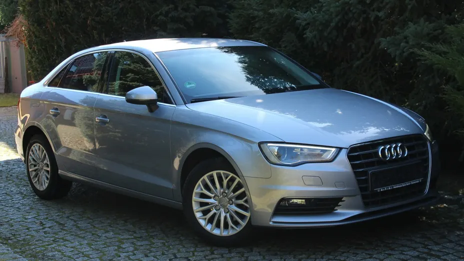 AUDI A3 Limousine -