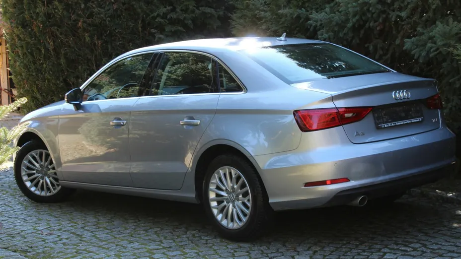 AUDI A3 Limousine -