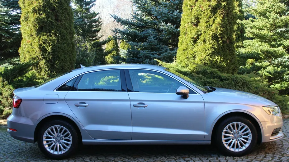 AUDI A3 Limousine -