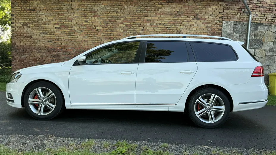 VOLKSWAGEN Passat -