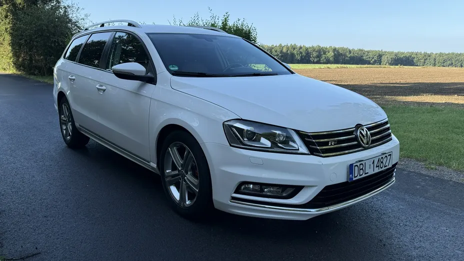 VOLKSWAGEN Passat -