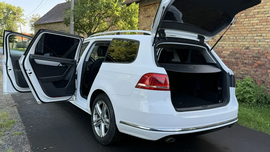 VOLKSWAGEN Passat -