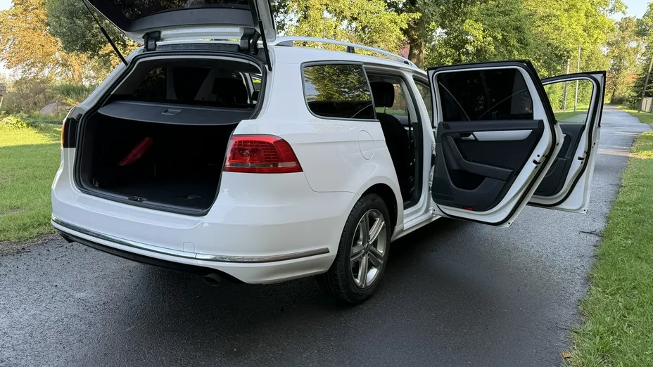 VOLKSWAGEN Passat -