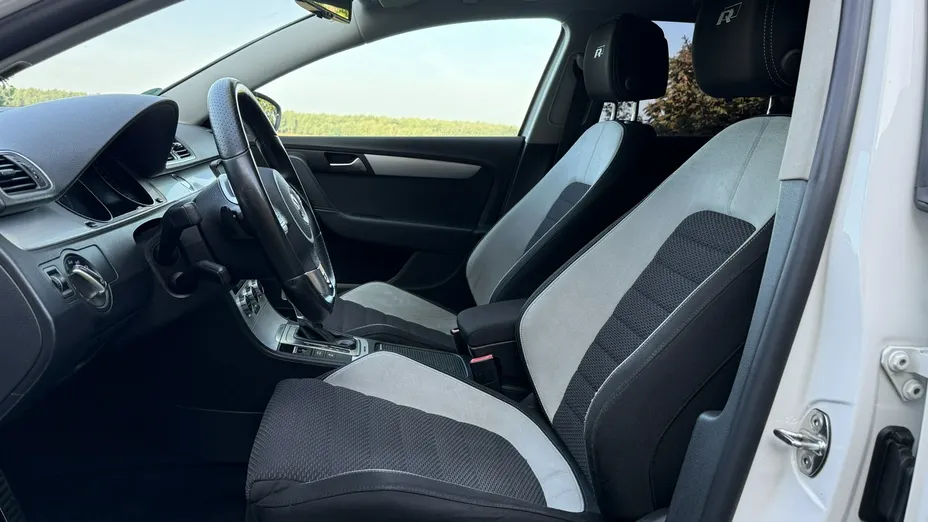 VOLKSWAGEN Passat -