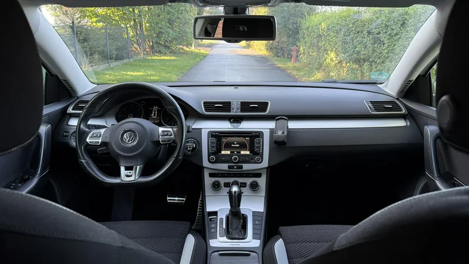VOLKSWAGEN Passat -