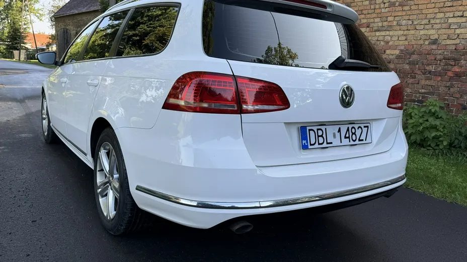VOLKSWAGEN Passat -