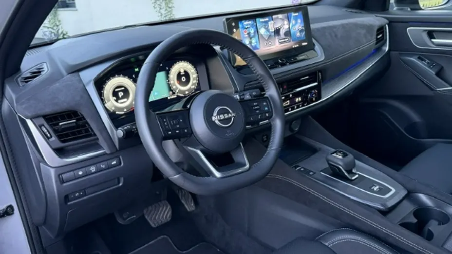 NISSAN Qashqai -