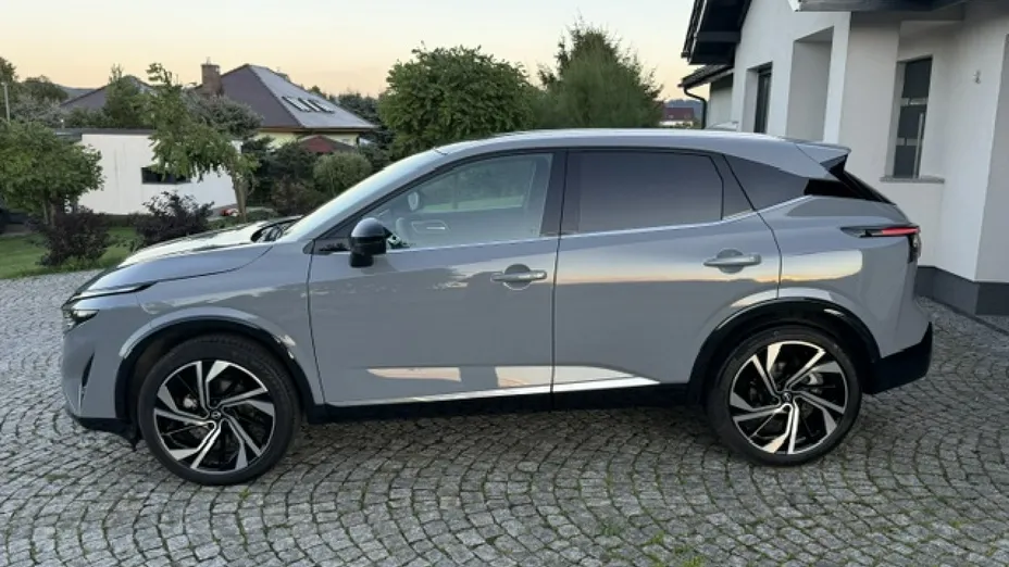 NISSAN Qashqai -