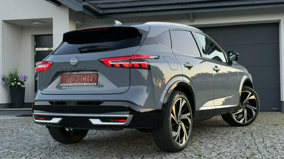 NISSAN Qashqai -