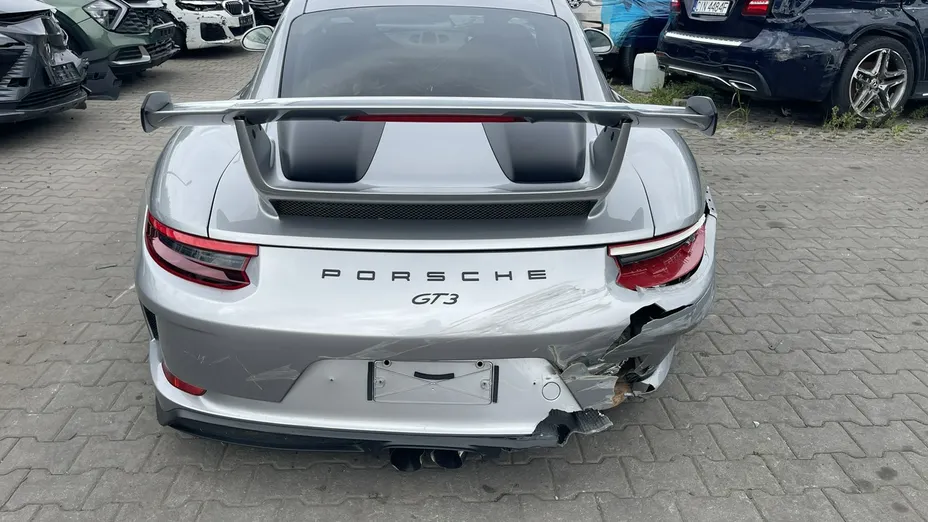 PORSCHE 911 -