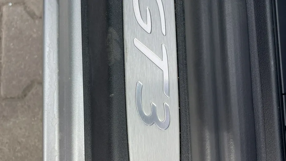 PORSCHE 911 -