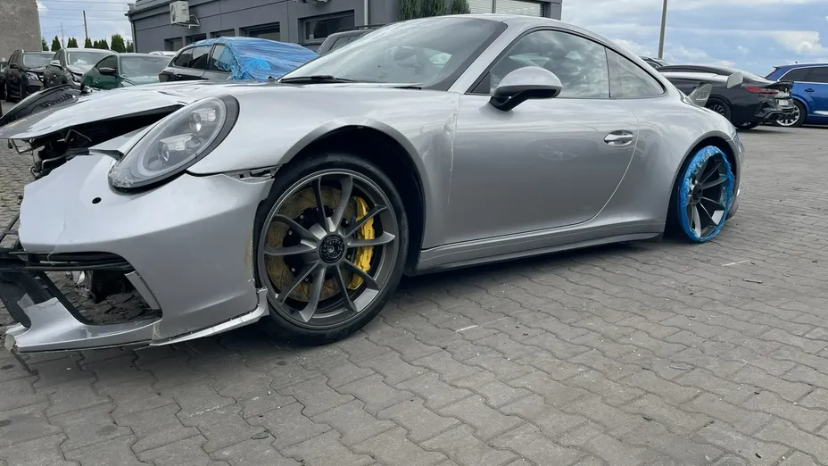 PORSCHE 911 -