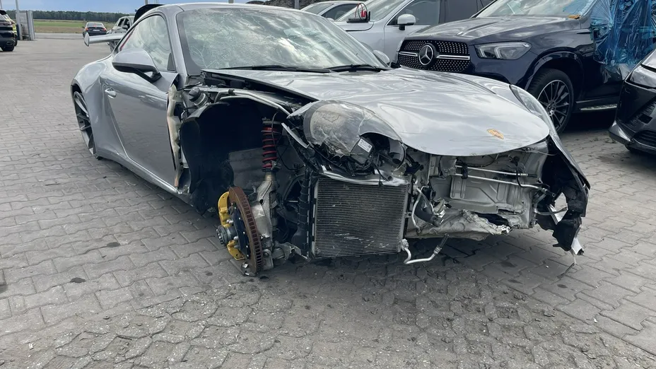 PORSCHE 911 -
