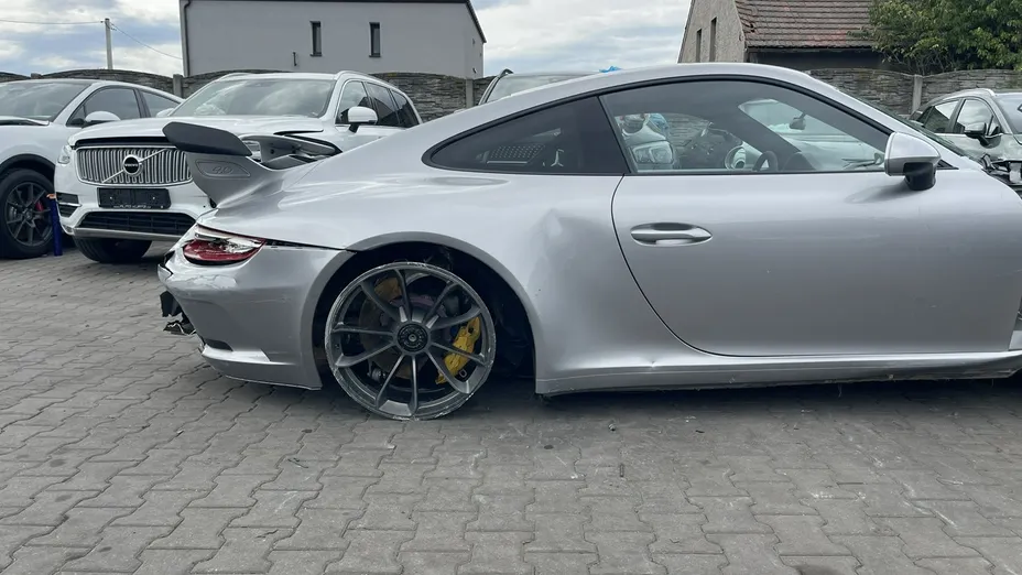 PORSCHE 911 -
