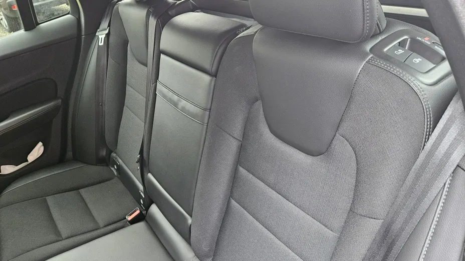 VOLVO V60 -