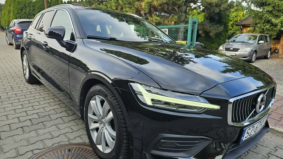 VOLVO V60 -