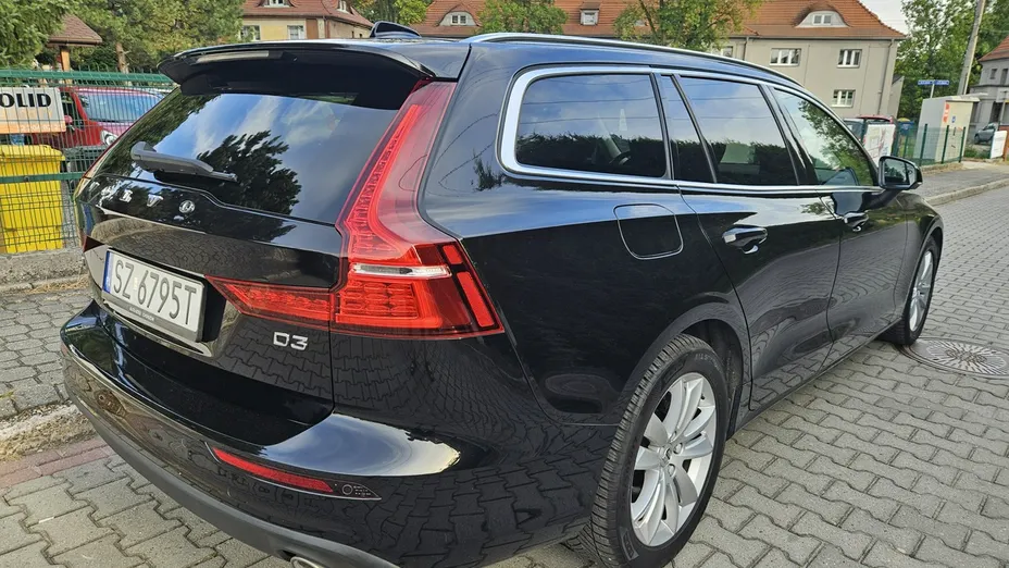 VOLVO V60 -