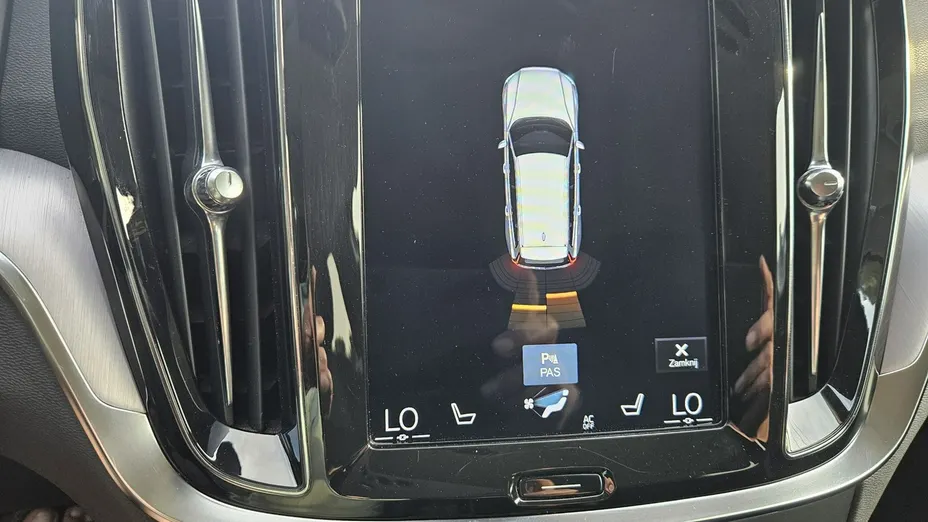 VOLVO V60 -