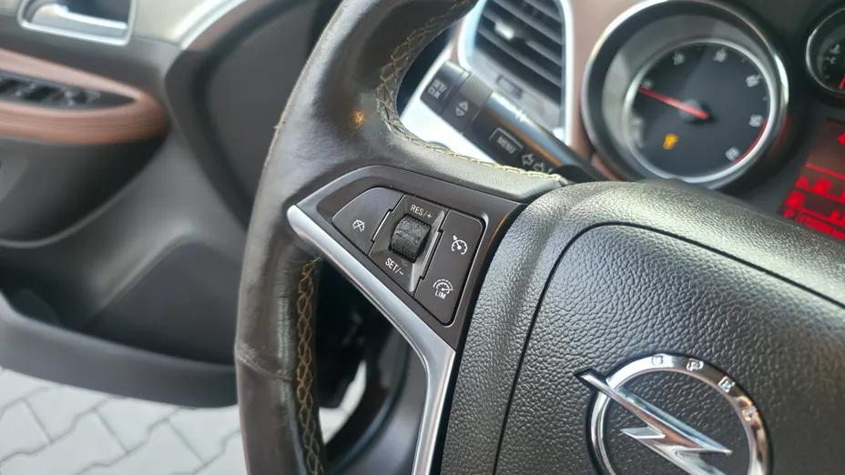 OPEL Mokka -