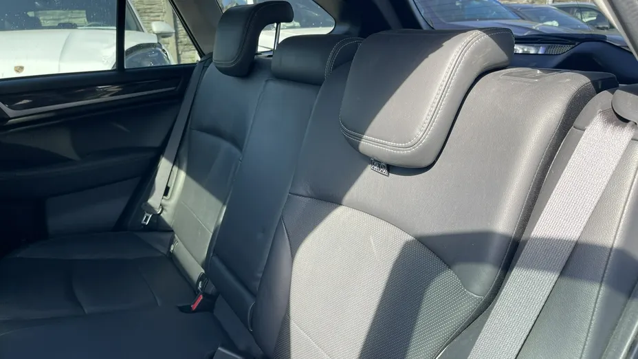 SUBARU Outback -