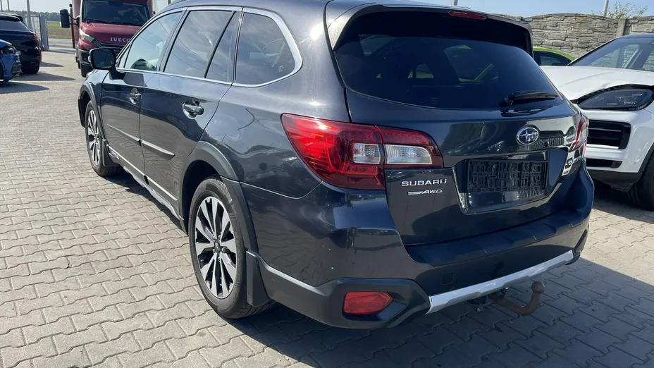 SUBARU Outback -