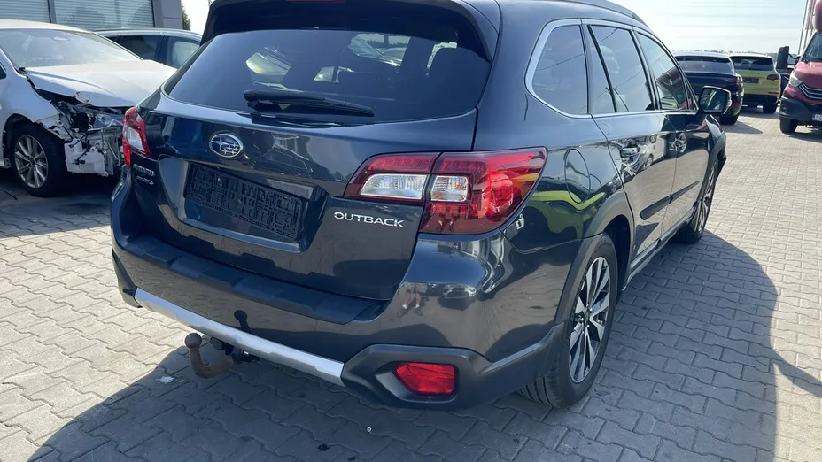 SUBARU Outback -