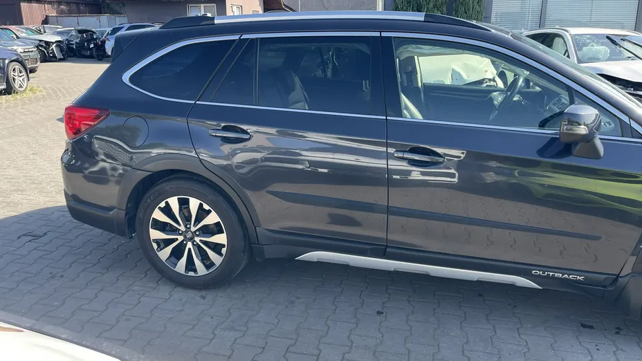 SUBARU Outback -