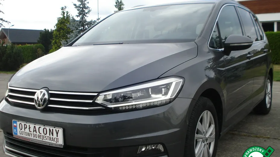 VOLKSWAGEN Touran -