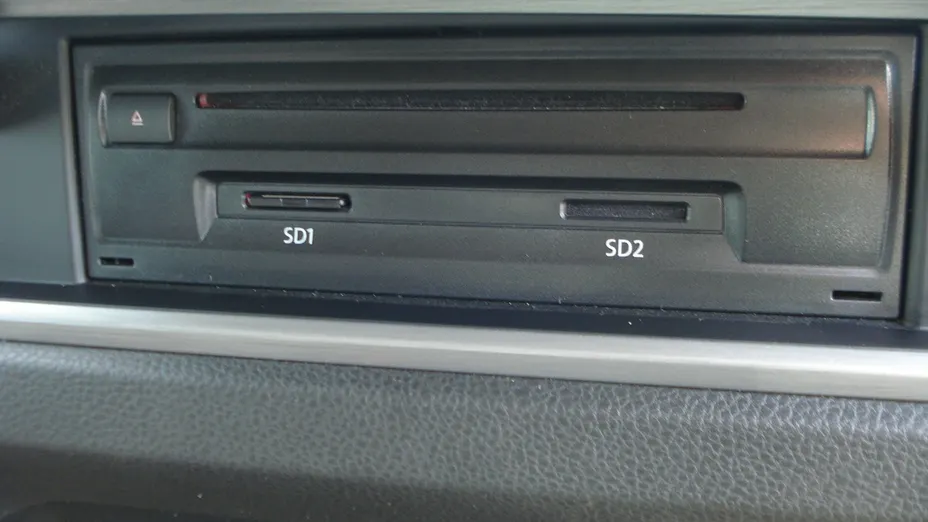 VOLKSWAGEN Touran -