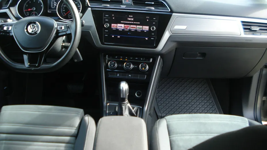 VOLKSWAGEN Touran -