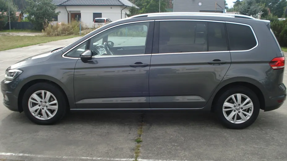 VOLKSWAGEN Touran -