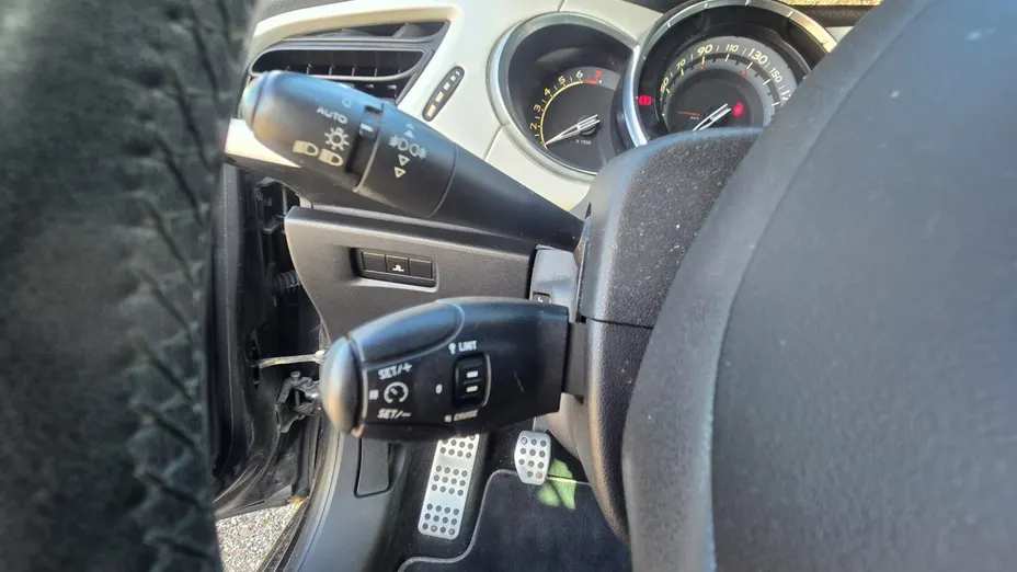 CITROEN DS3 -